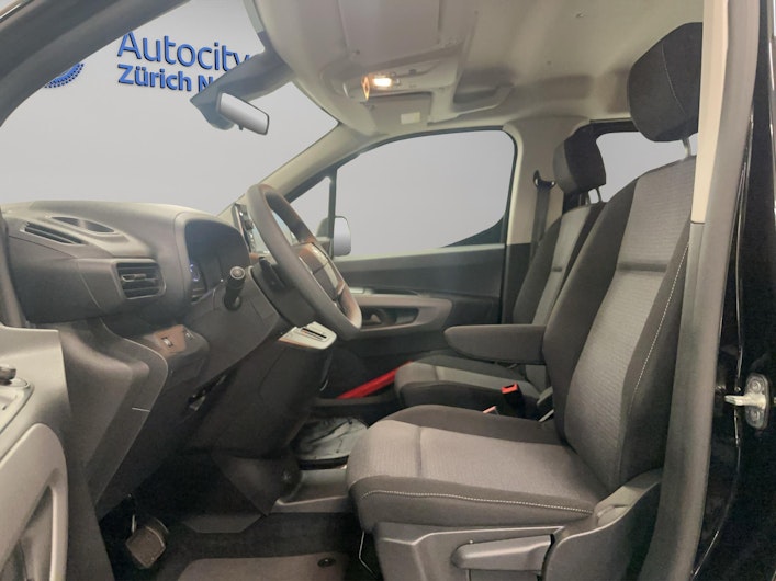 Vehicle image TOYOTA PROACE CITY VERSO