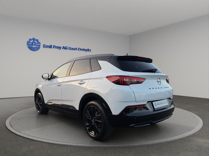 Vehicle image OPEL GRANDLAND