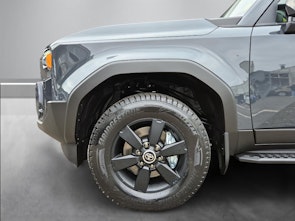 Vehicle image TOYOTA Land Cruiser 2.8 D Invincible