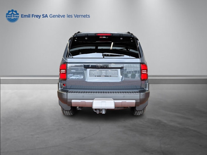 Vehicle image TOYOTA LANDCRUISER