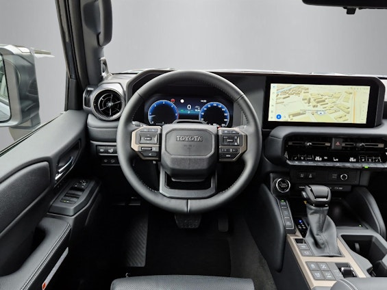 Vehicle image 8 Vehicle image 8