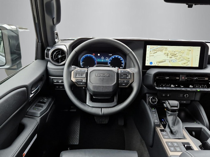 Vehicle image TOYOTA LANDCRUISER