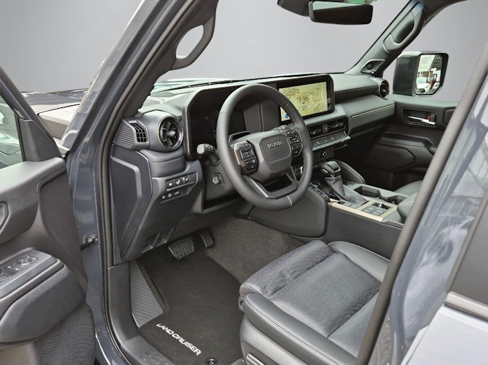 Vehicle image TOYOTA LANDCRUISER