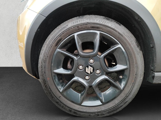 Vehicle image 14