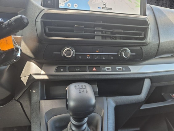 Vehicle image 12 Vehicle image 12