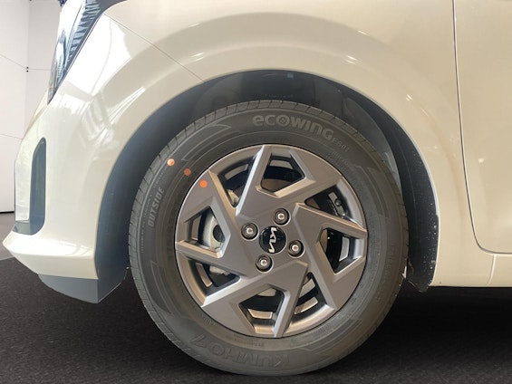 Vehicle image 11 Vehicle image 11