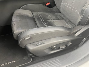 Vehicle image OPEL Astra 1.6 T PHEV 180 Swiss Plus