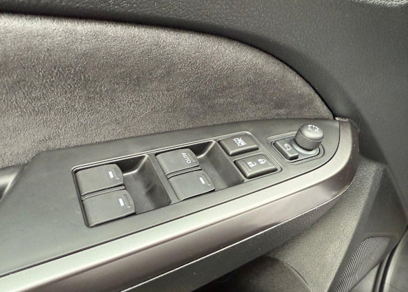 Vehicle image 18 Vehicle image 18