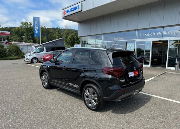 Vehicle image 4 Vehicle image 4