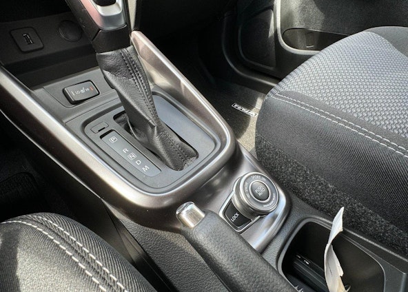 Vehicle image 16 Vehicle image 16