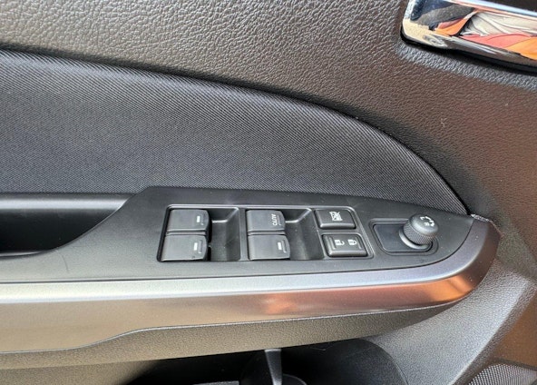 Vehicle image 18 Vehicle image 18