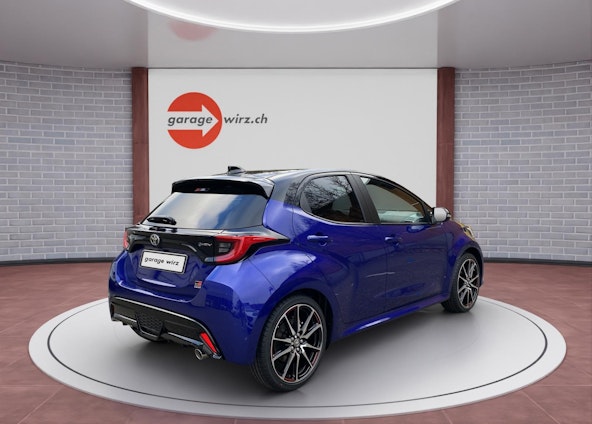 Vehicle image 4 Vehicle image 4