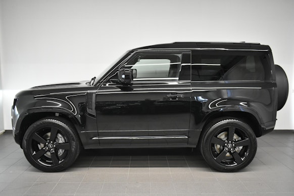 LAND ROVER Defender 90 3.0 D I6 300 X-Dynamic HSE 2