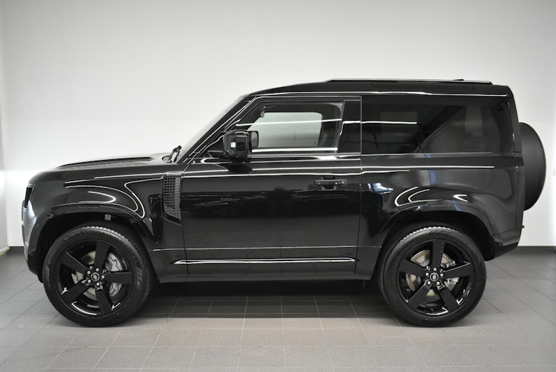 Vehicle image LAND ROVER DEFENDER