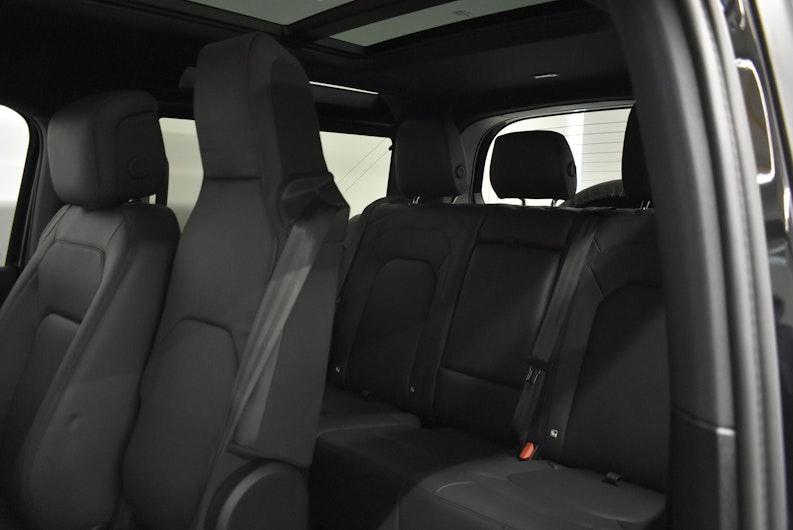 Vehicle image LAND ROVER DEFENDER