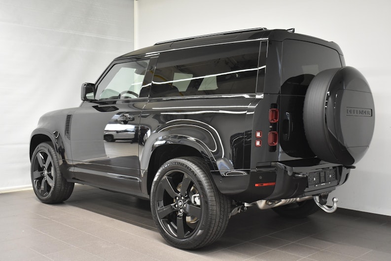 Vehicle image LAND ROVER DEFENDER