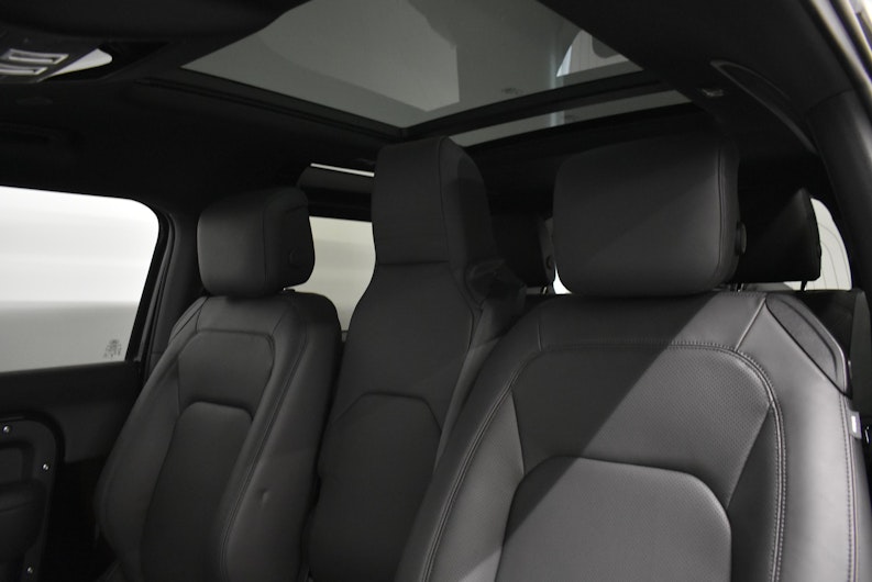 Vehicle image LAND ROVER DEFENDER