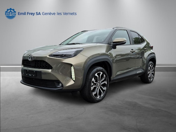 First vehicle image