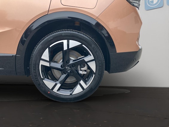 Vehicle image 19 Vehicle image 19