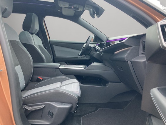 Vehicle image 10 Vehicle image 10