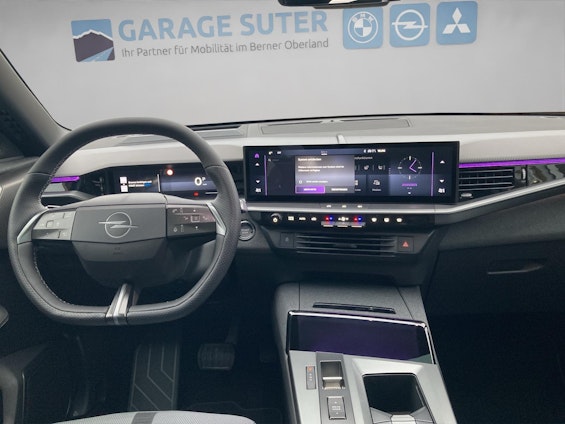 Vehicle image 13 Vehicle image 13