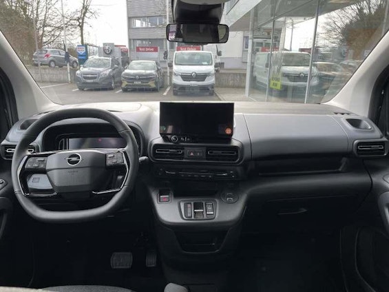 Vehicle image 6 Vehicle image 6