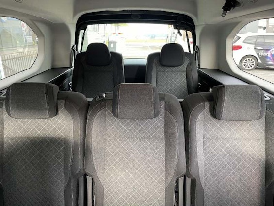 Vehicle image 12 Vehicle image 12