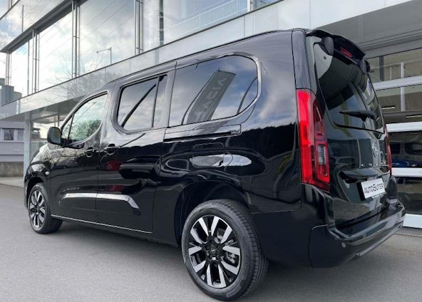 Vehicle image 3 Vehicle image 3