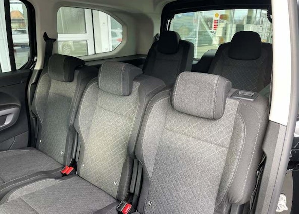 Vehicle image 11 Vehicle image 11