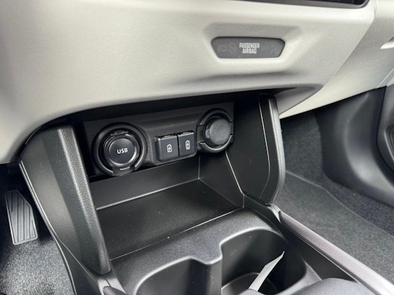 Vehicle image 15 Vehicle image 15