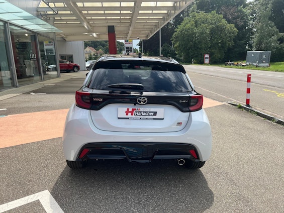 Vehicle image 35