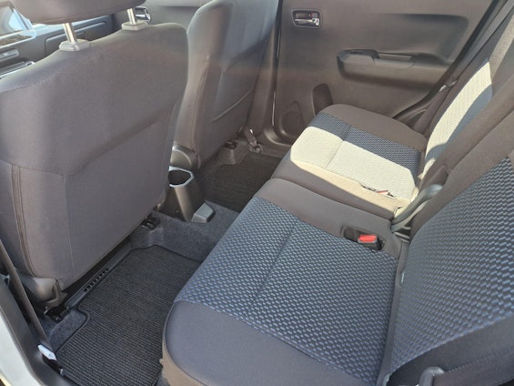 Vehicle image 10 Vehicle image 10