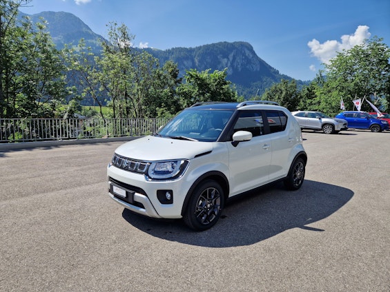 First vehicle image