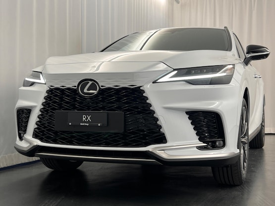 First vehicle image