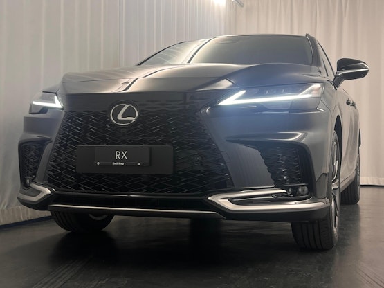First vehicle image