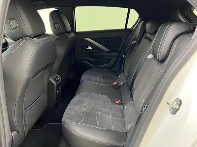 Opel Astra 1.6 T PHEV 180 Swiss Plus / ab 3,99% Leasing bei Abschluss einer Protect Autoversicherung