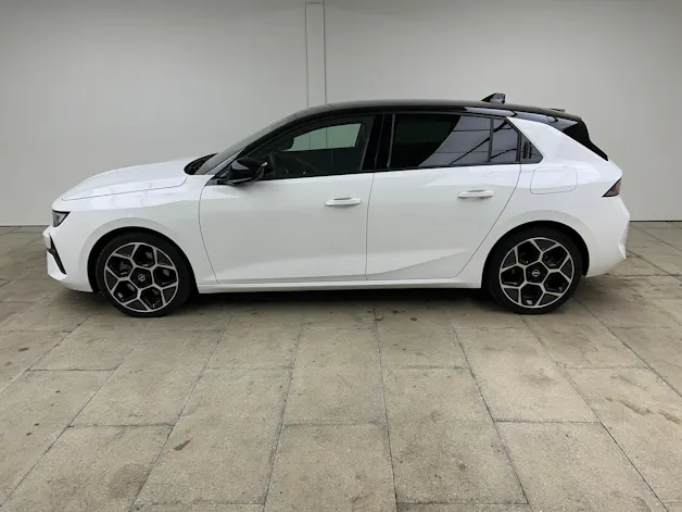 Opel Astra 1.6 T PHEV 180 Swiss Plus / ab 3,99% Leasing bei Abschluss einer Protect Autoversicherung
