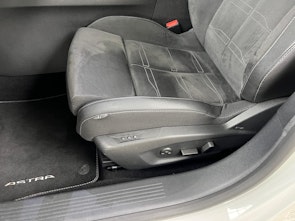 Vehicle image OPEL Astra 1.6 T PHEV 180 Swiss Plus