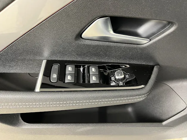 Opel Astra 1.6 T PHEV 180 Swiss Plus / ab 3,99% Leasing bei Abschluss einer Protect Autoversicherung