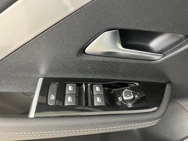 Opel Astra 1.6 T PHEV 180 Swiss Plus / ab 3,99% Leasing bei Abschluss einer Protect Autoversicherung