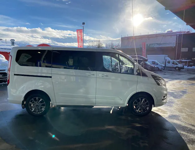 Ford Tourneo C Bus 320 L1 2.0 TDCi 150 Titanium X HEV2