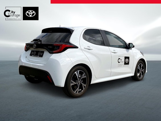 Vehicle image 10