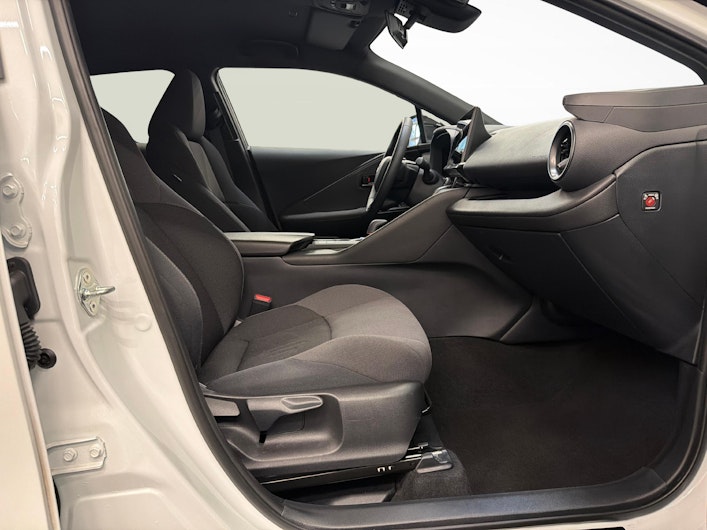 Vehicle image TOYOTA C-HR