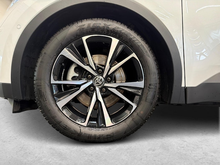 Vehicle image TOYOTA C-HR