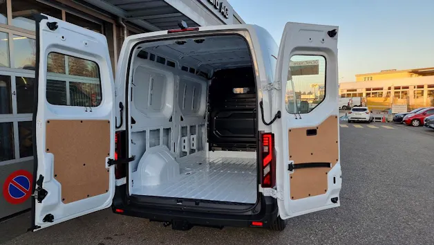 Nissan Interstar 3.5 Kaw. L2H2 2.0 dCi 150 N-Connecta