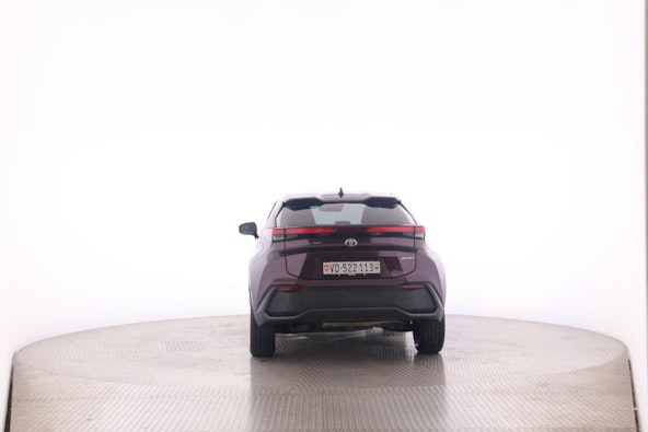 Vehicle image 13