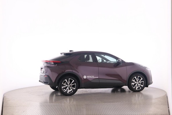 Vehicle image 18