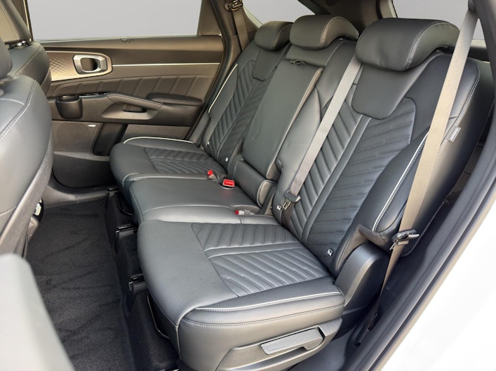 Vehicle image KIA SORENTO