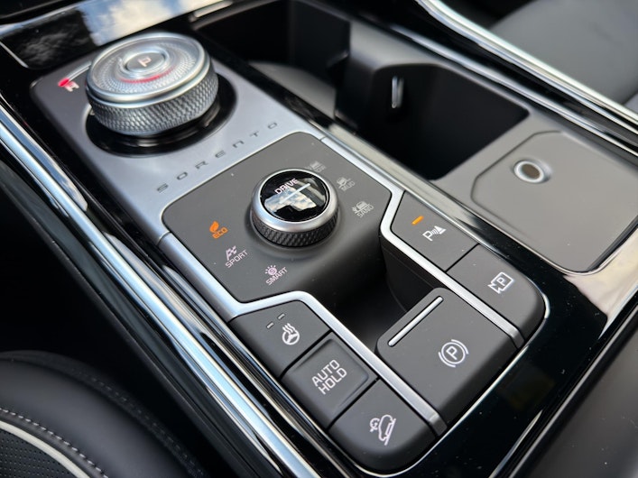 Vehicle image KIA SORENTO