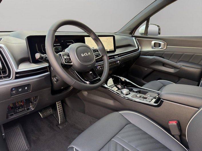 Vehicle image KIA SORENTO